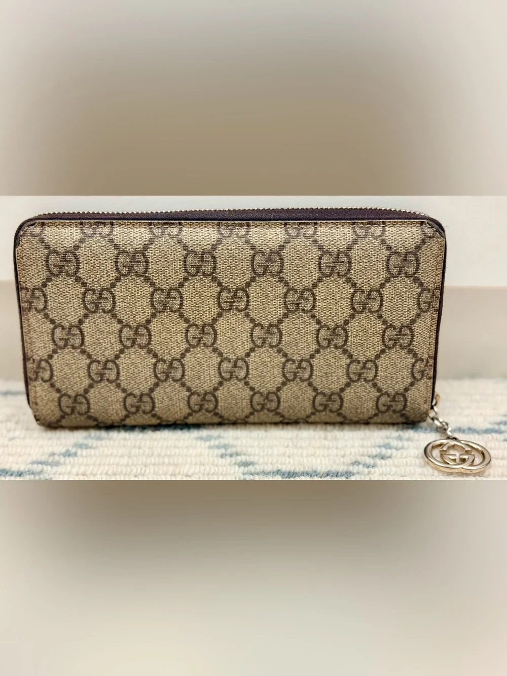 GUCCI Vintage Y2K Brown GG Monogram Supreme Canvas Zip-Around Wallet W/ G Charm - Picture 2 of 16